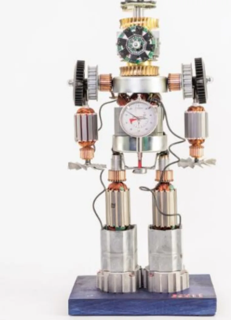 TimeWalker robot sculpture
